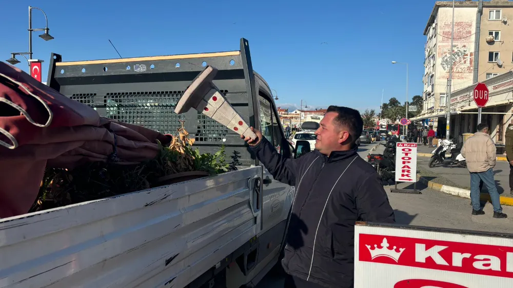 Ayvalık Belediyesi, kaldırım işgallerine karşı denetimlerini sürdürüyor