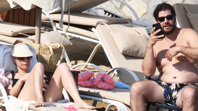 Özge Özder ve Sinan Güleryüz, Bodrum Tatilinde Ailece Keyifli Anlar Yaşadı