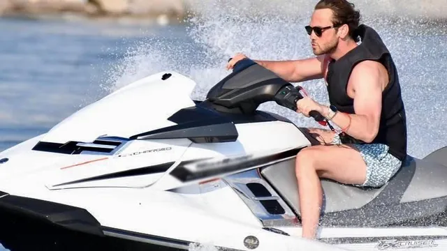 Aras Bulut İynemli Marmaris Tatilinden Keyifli Karelerini Paylaştı!