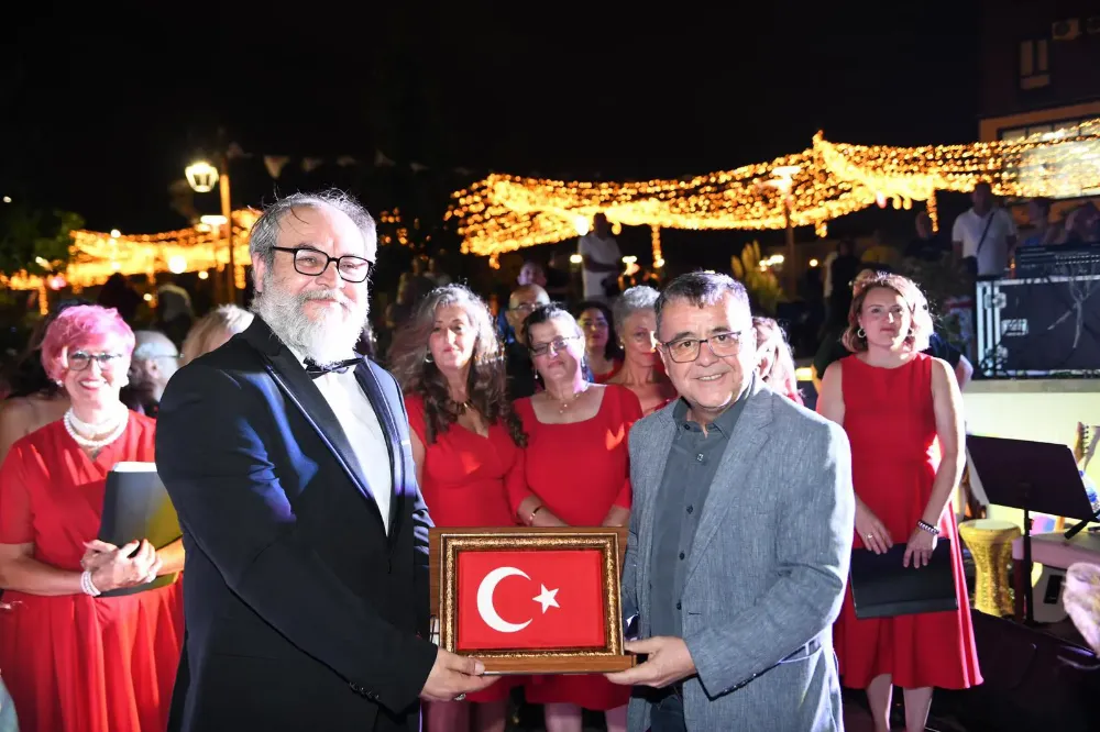 ALTIEYLÜL’DE 80’LER VE 90’LAR RÜZGARI ESTİ